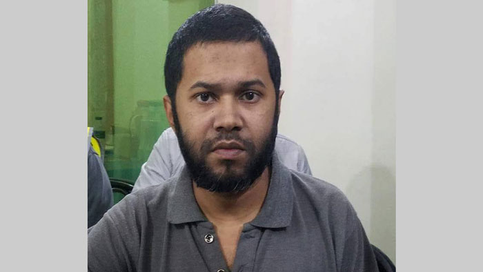 ‘ওরা বলে তোর ফোনে চার্জ আছে বাড়ি চলে যা’