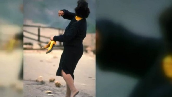 ৩০ বছরে জানা গেল কালো পোশাকী তরুণীর পরিচয়