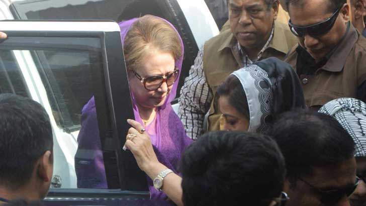 ৫ বছরের কারাদণ্ড: খালেদা জিয়া নির্বাচন করতে পারবেন না
