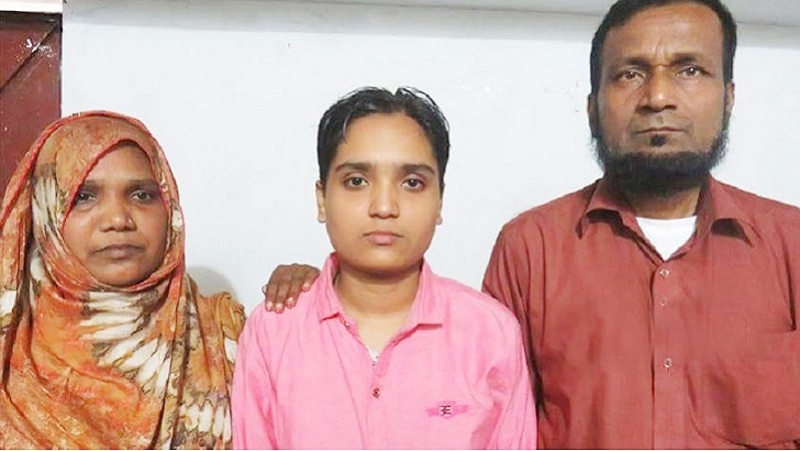 ঘুম থেকে উঠেই খাদিজা পুরুষ!