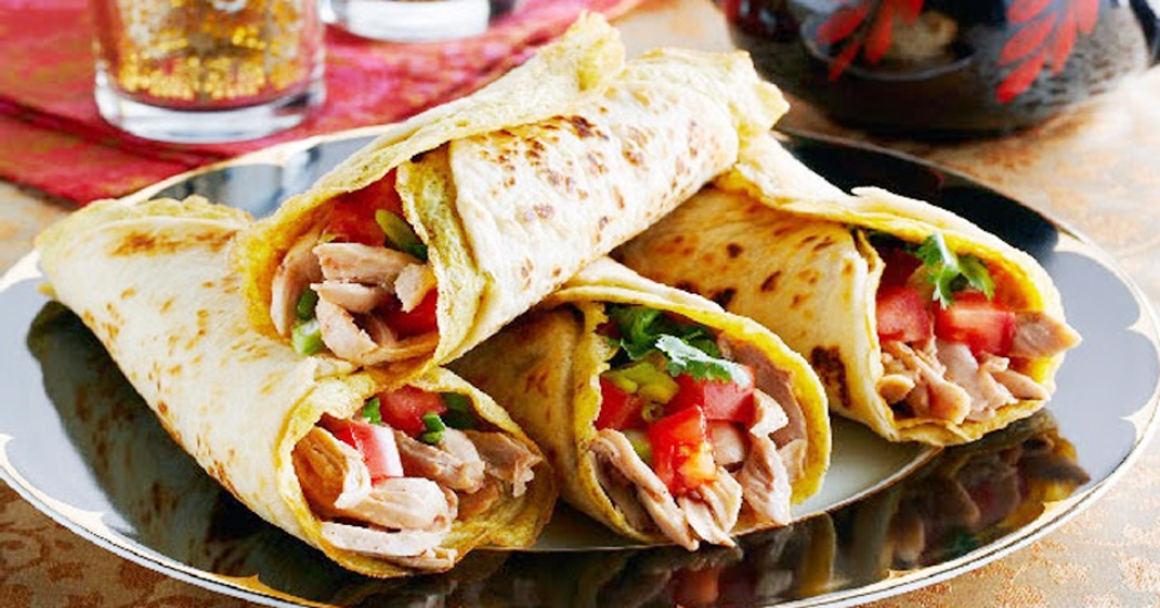 ঘরেই তৈরি করুন মুরগির রুটি রোল