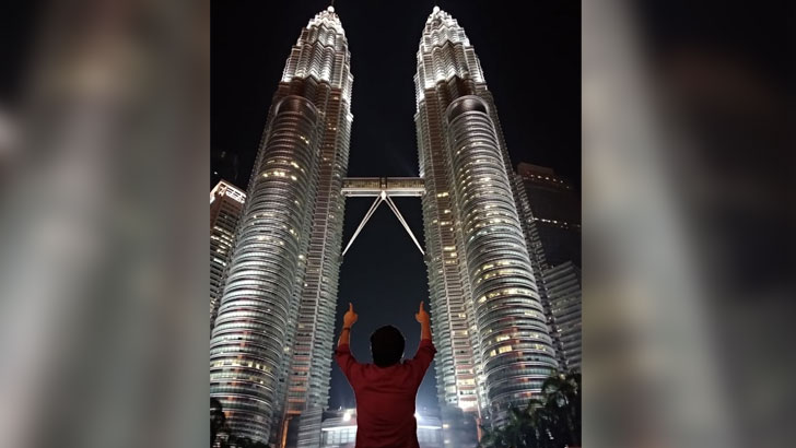 অপরূপ পেট্রোনাস টুইন টাওয়ার