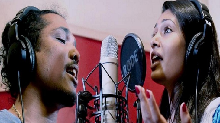 বিশ্বকাপ ফুটবল নিয়ে পুলক-নন্দিতার গান (ভিডিও)