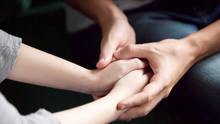 যেভাবে ‘সরি’ বললে ভাঙাবে অভিমান