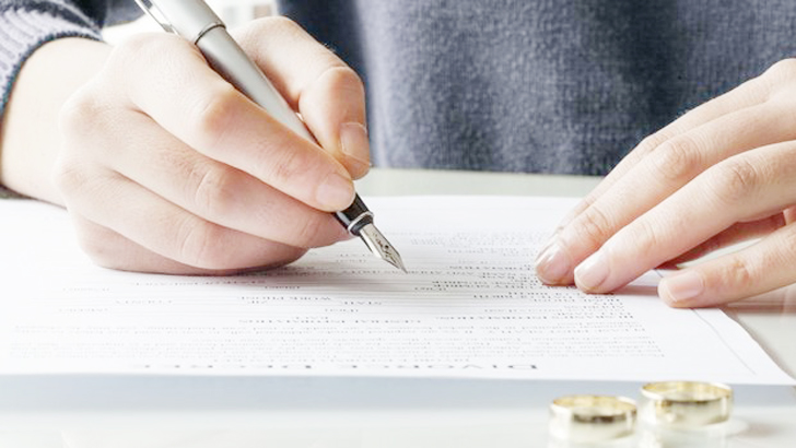 যেসব কারণে বেশিরভাগ নারীর সংসার ভাঙে