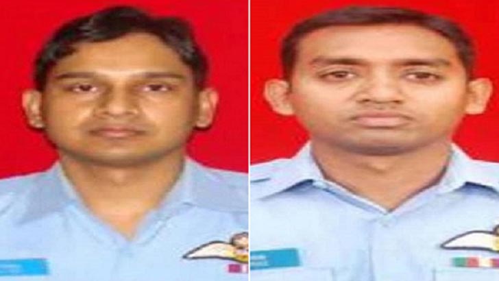 যশোরে বিমান দুর্ঘটনায় নিহত ২ পাইলটের খোঁজ চলছে