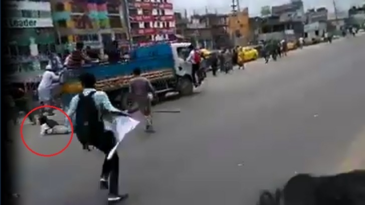 এবার যাত্রাবাড়ীতে শিক্ষার্থীদের গাড়িচাপা, ছাত্রলীগ-যুবলীগের হামলা