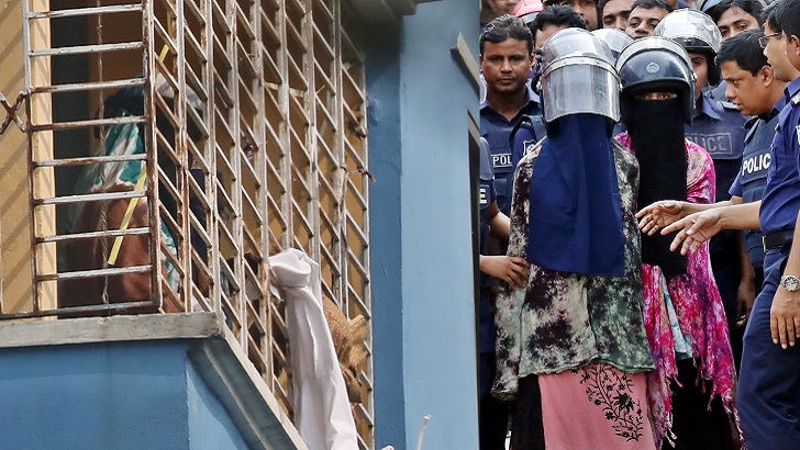 নরসিংদীতে দুই নারী ‘জঙ্গি’র আত্মসমর্পণ