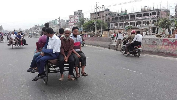 পরিবহন ধর্মঘটে ভোগান্তি চরমে