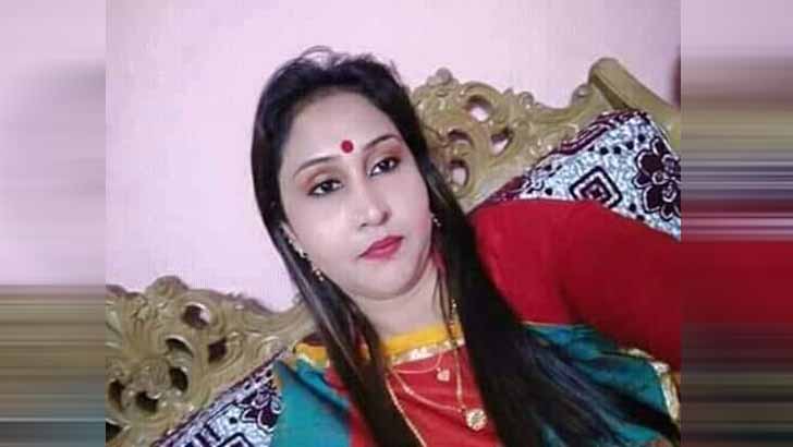 রিকশাচালককে পেটানো নারীর পরিচয় কী?