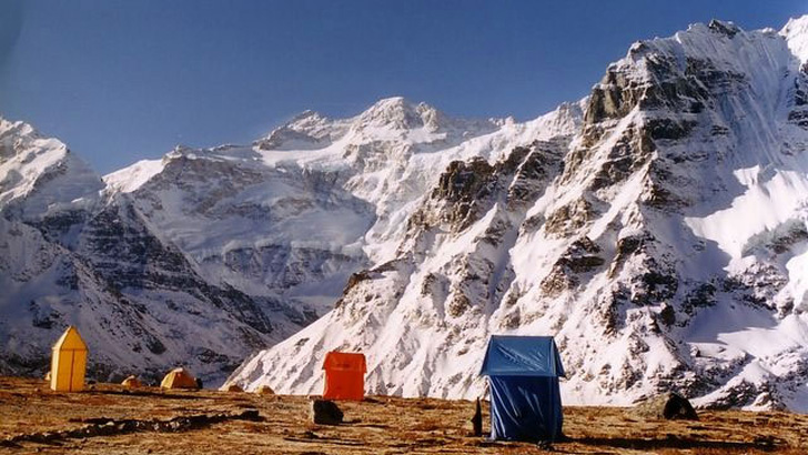 শীতে ঘুরে আসুন কাঞ্চনজঙ্ঘা