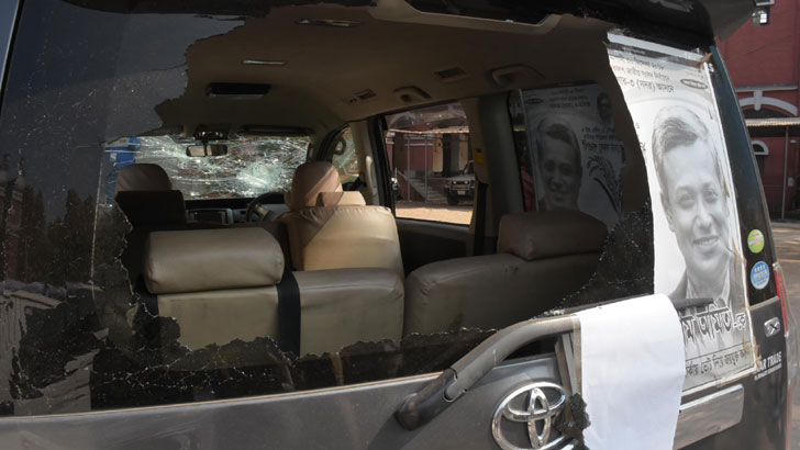 যশোরে ধানের শীষের প্রার্থী লাঞ্ছিত, গাড়ি ভাংচুর