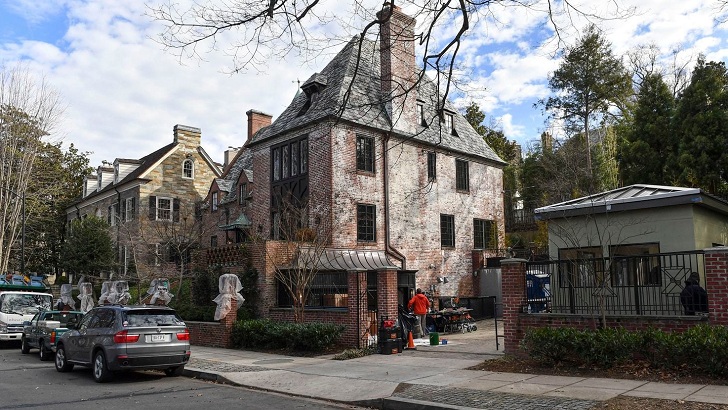 ওবামার বাড়ি ১০ ফুট দেয়ালে ঘেরা: ট্রাম্পের কাল্পনিক দাবি