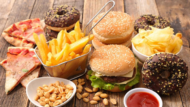 পিরিয়ডে যেসব খাবার এড়িয়ে চলা ভালো