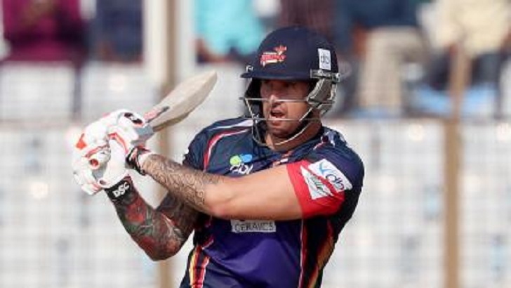 ভুল বোঝাবুঝিতে ফিরলেন ডেলপোর্ট