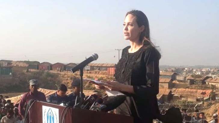 কক্সবাজারে রোহিঙ্গাদের দেখে যা বললেন অ্যাঞ্জেলিনা জোলি