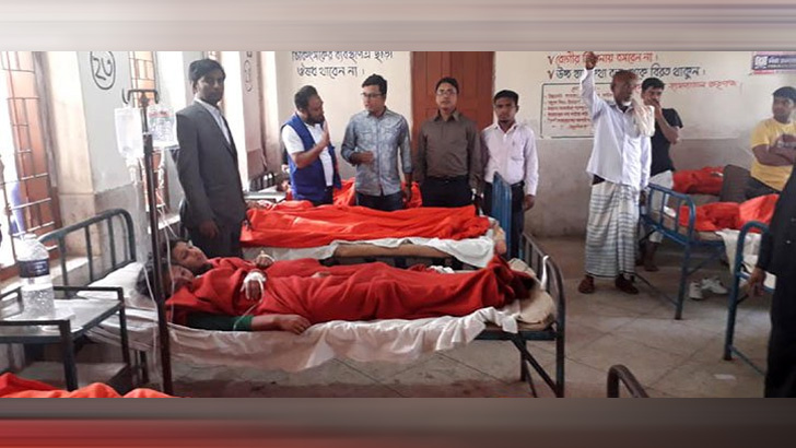 কচুয়ায় ক্লাস চলাকালীন জ্ঞান হারালো অর্ধশতাধিক ছাত্রী