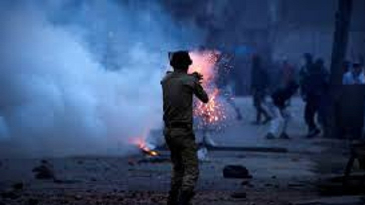 পরস্পরের ভূখণ্ডে ক্ষেপণাস্ত্র ছোড়ার হুমকি দিয়েছিল পাক-ভারত