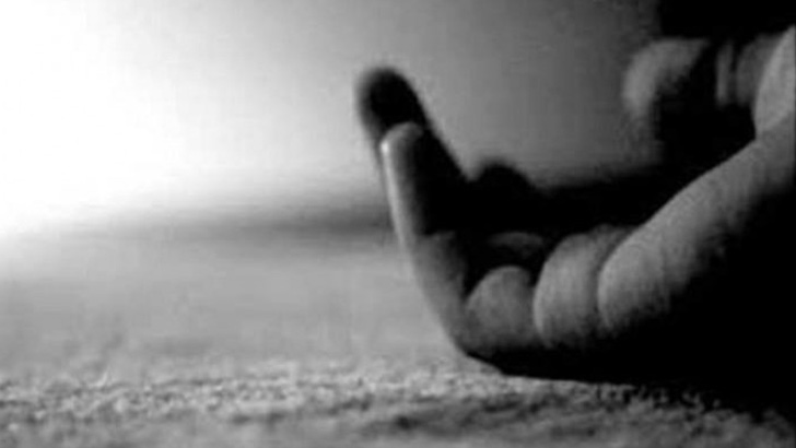 তিন দফা চেষ্টা চালিয়ে গাড়ির চাকায় নারীর আত্মহত্যা!