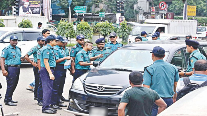 সড়কে নৈরাজ্য বন্ধে আজ থেকে ‘ট্রাফিক পক্ষ’