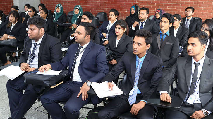 লক্ষ্য যখন বিবিএ পড়তে পারেন আইইউবিএটিতে