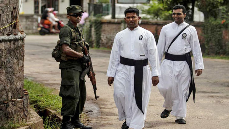 শ্রীলংকায় তলোয়ার, ছুরি জমা দেয়ার নির্দেশ