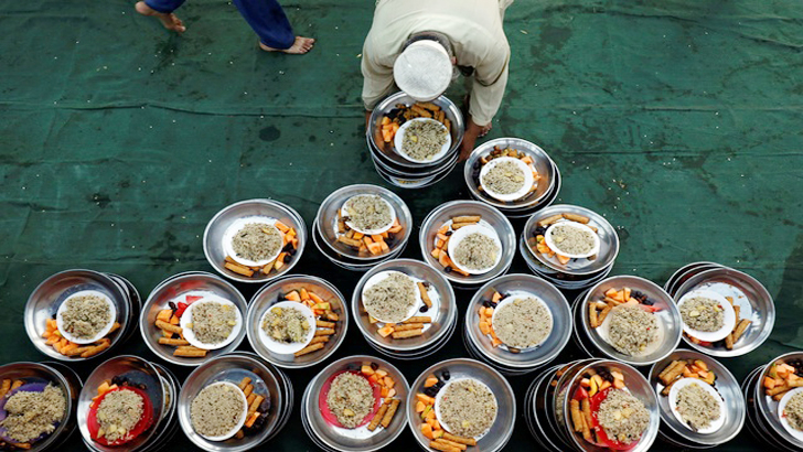 ছবিতে দেশে দেশে ইফতার