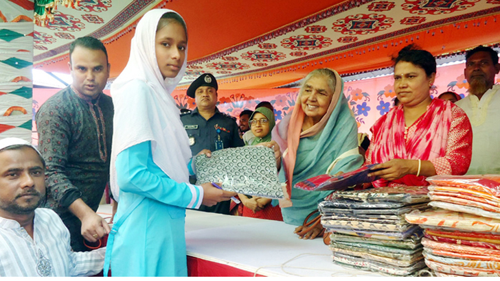 ‘শেখ হাসিনার হাতে যাদু আছে’