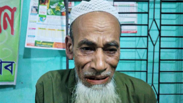 ১৫ বছর পর দুই স্ত্রীকে নিয়ে বাড়িতে এসে বাবাকে তাড়ালো ছেলে