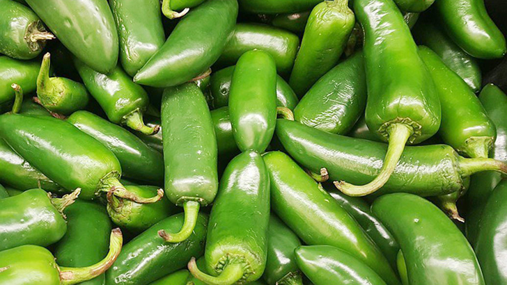 বহু রোগ থেকে মুক্তি দেবে কাঁচা মরিচ