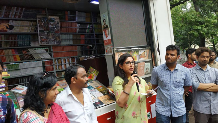 ঢাকা বিশ্ববিদ্যালয়ে মুক্তিযুদ্ধের ভ্রাম্যমাণ বইমেলা শুরু