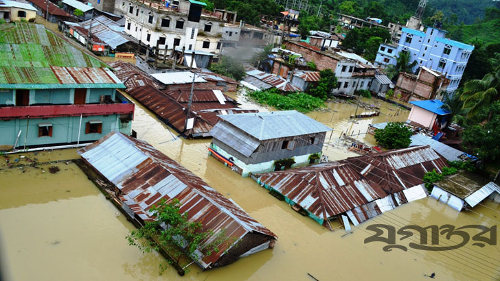 বন্যায় ভাসছে ১০ জেলা