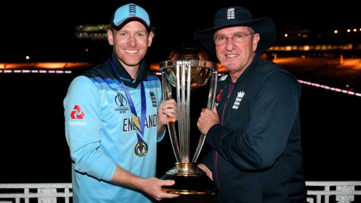 বিশ্বকাপ উপহার দিয়ে এভারেস্টের শিখরে মরগ্যান: স্ট্রাউস