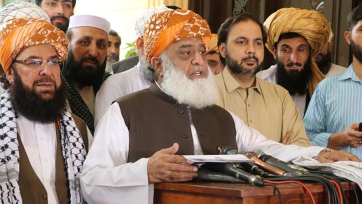 ‘ইমরান খান কাশ্মীরকে ট্রাম্পের কাছে বিক্রি করে এসেছেন’