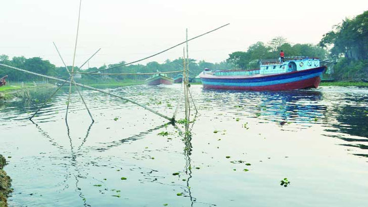 বন্ধুদের সঙ্গে নদে ঝাঁপ, ডেমরায়  স্কুলছাত্রের মৃত্যু