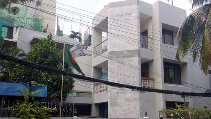 যে কারণে স্বাস্থ্যমন্ত্রীর বাড়িতে ঢুকতে পারল না মশক নিধন দল