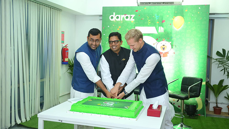 দারাজের পঞ্চম বর্ষপূর্তির ক্যাম্পেইন উদ্বোধন করলেন পলক