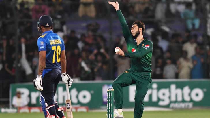 উসমানের বোলিং তাণ্ডবে বিপর্যয়ে শ্রীলংকা