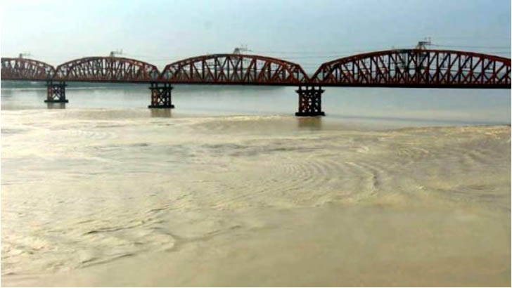 বন্যা পরিস্থিতির অবনতি