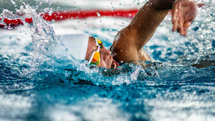 অতিরিক্ত ওজন কমাবে সাঁতার