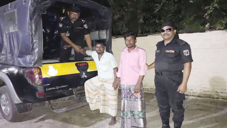 বিশ্বম্ভরপুরে ভারতীয় মালামালসহ আটক ২