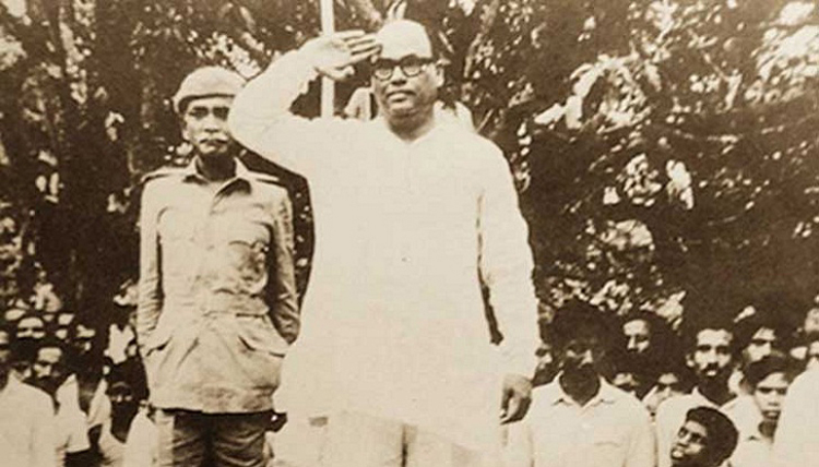 আজ গোলাপ ঝরার দিন, দুঃসহ স্মৃতি জাগানিয়া দিন