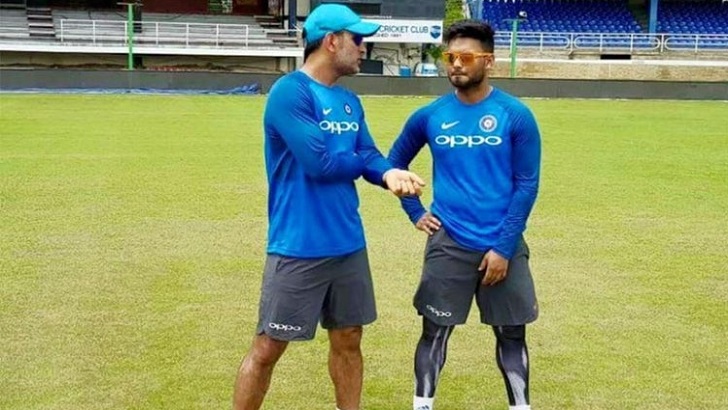 পন্থের ব্যর্থতার কারণে দলে ফিরছেন ধোনি!