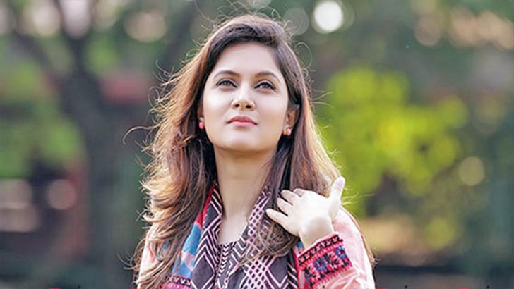 ফাহমির সঙ্গে সম্পর্কের কথা স্বীকার করলেন মিথিলা