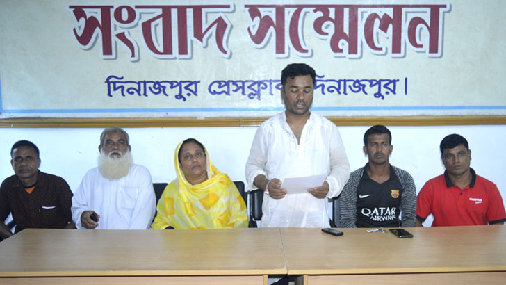 দিনাজপুরে থানায় নিয়ে কর্মীকে যুবলীগ নেতার নির্যাতন