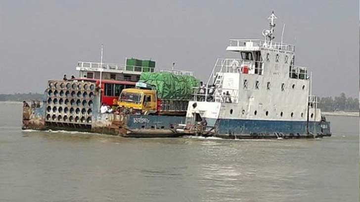 অবশেষে কাঁঠালবাড়ি-শিমুলিয়ায় নৌযান চলাচল স্বাভাবিক