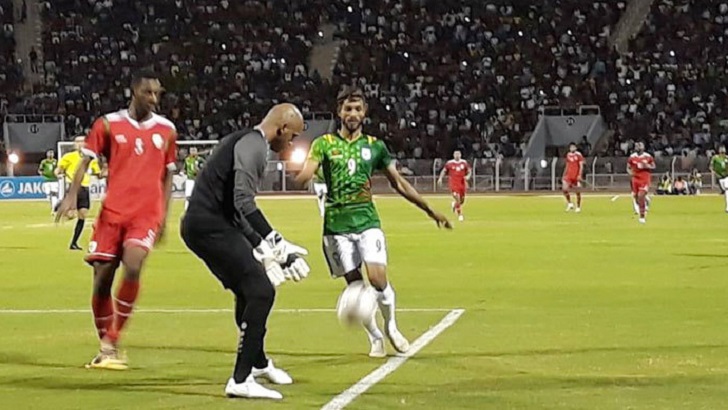 দ্বিতীয়ার্ধে ওমান-ঝড়ে বিধ্বস্ত বাংলাদেশ