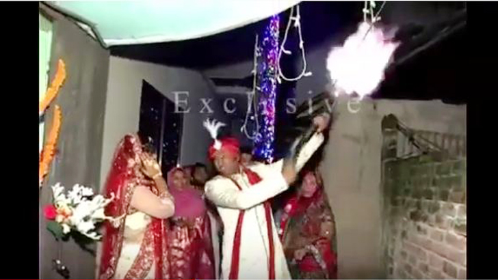 গুলি ছুড়ে স্বেচ্ছাসেবক লীগ নেতার বিয়ের ভিডিও ভাইরাল