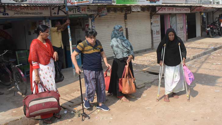 যশোরে হঠাৎ পরিবহন ধর্মঘটের ঢাল ‘অবৈধ চালক’