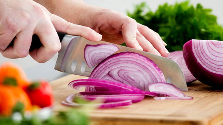 খাবারের রুচি বাড়াবে পেঁয়াজের আচার